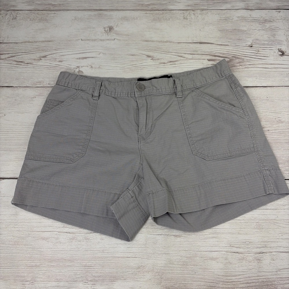 Calvin Klein Jeans Women's 6 Chino Shorts Solid Light Gray Basic Casual